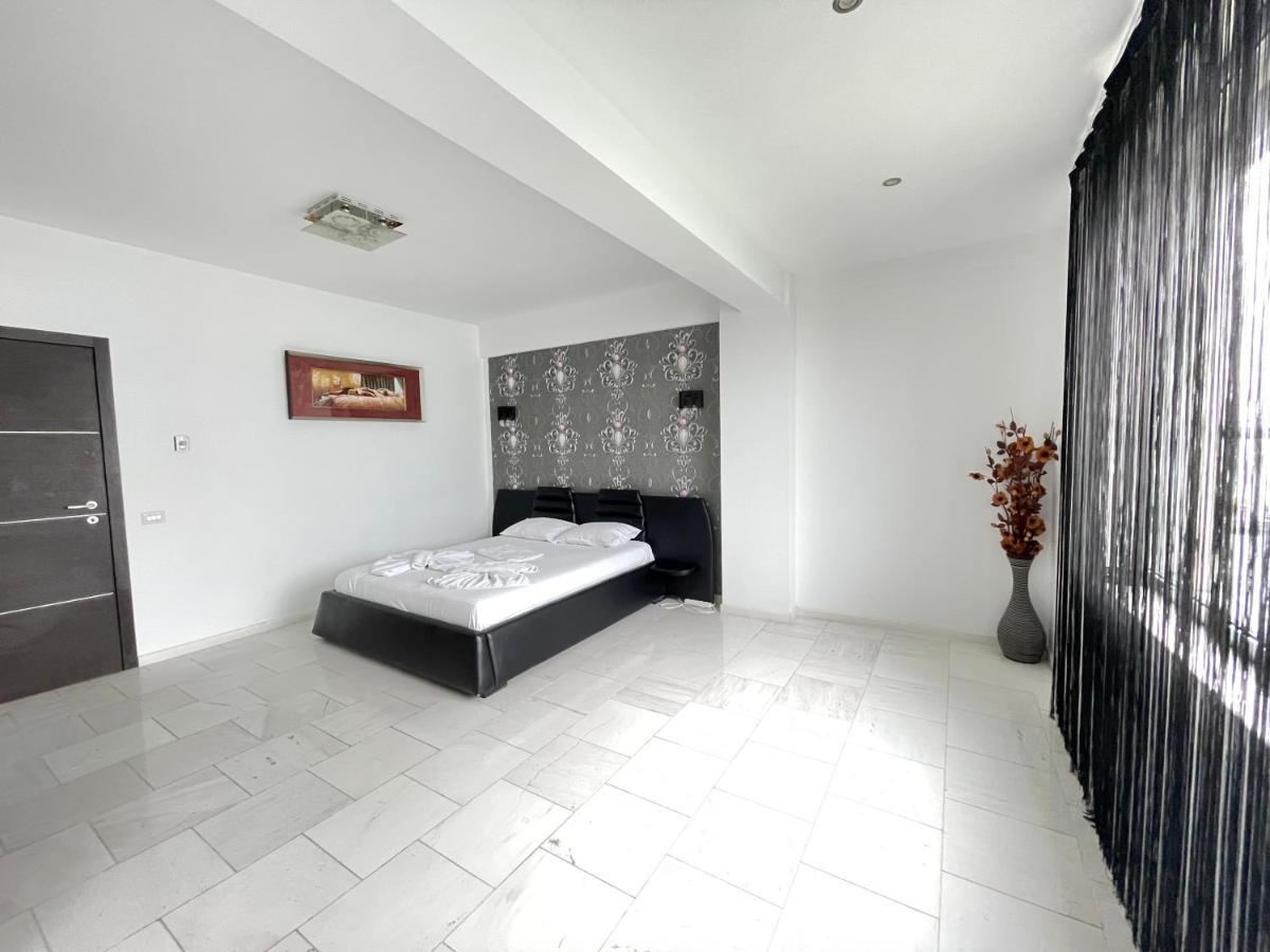 Sns Apartament In Vila Sophia Mamaia Extérieur photo