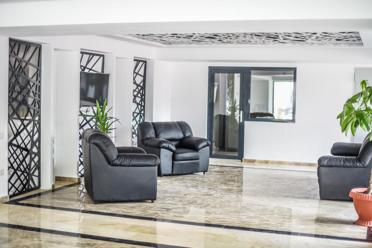 Sns Apartament In Vila Sophia Mamaia Extérieur photo