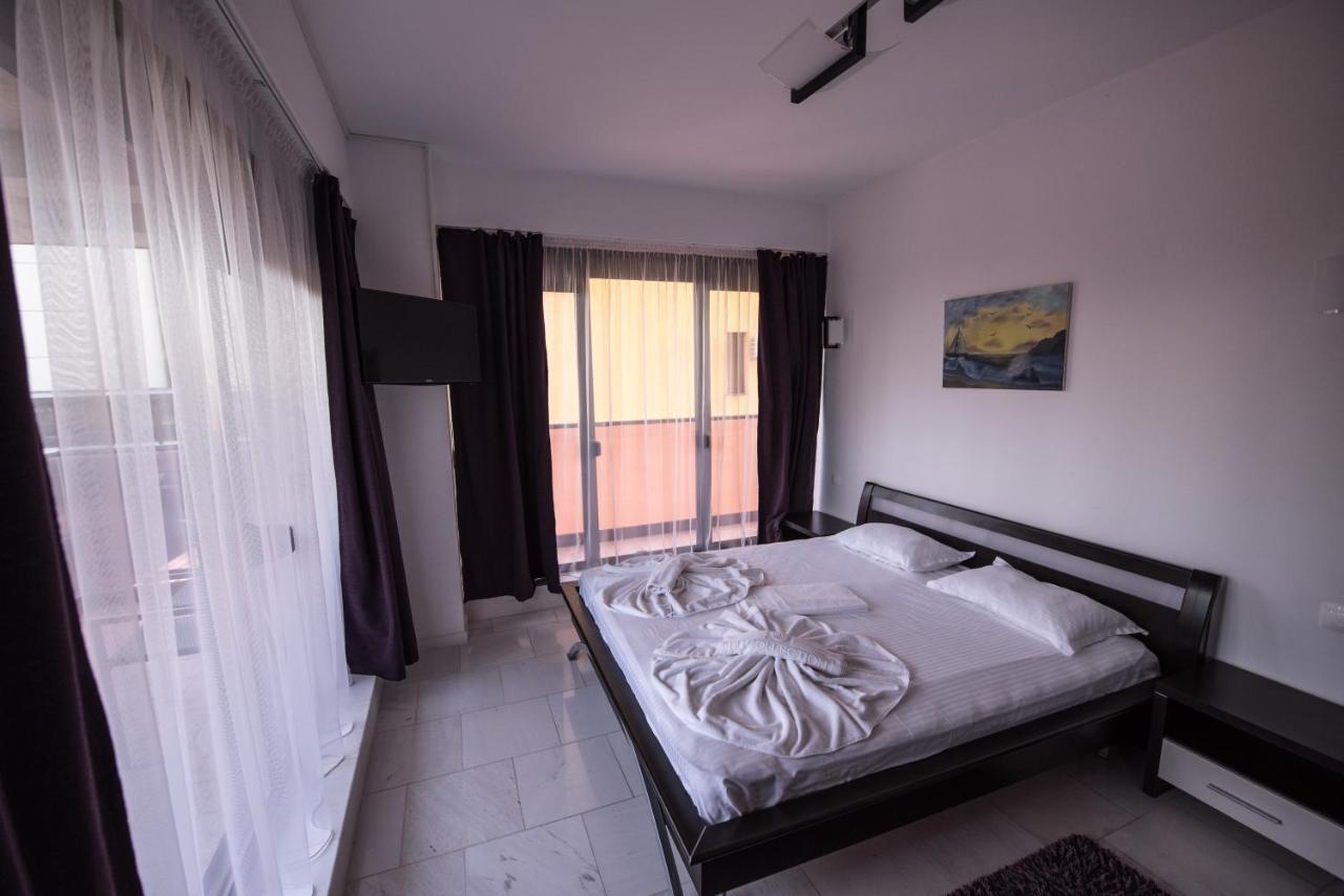 Sns Apartament In Vila Sophia Mamaia Extérieur photo